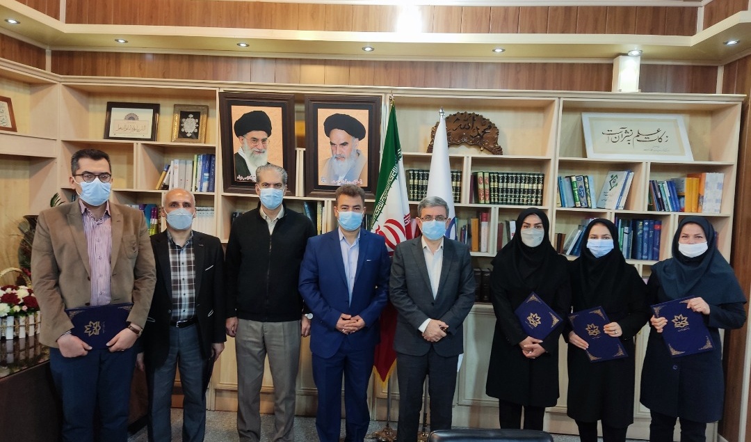 تجلیل از سرکار خانم سهیلا بهجت جمال به عنوان کارمند نمونه دانشگاه ارومیه