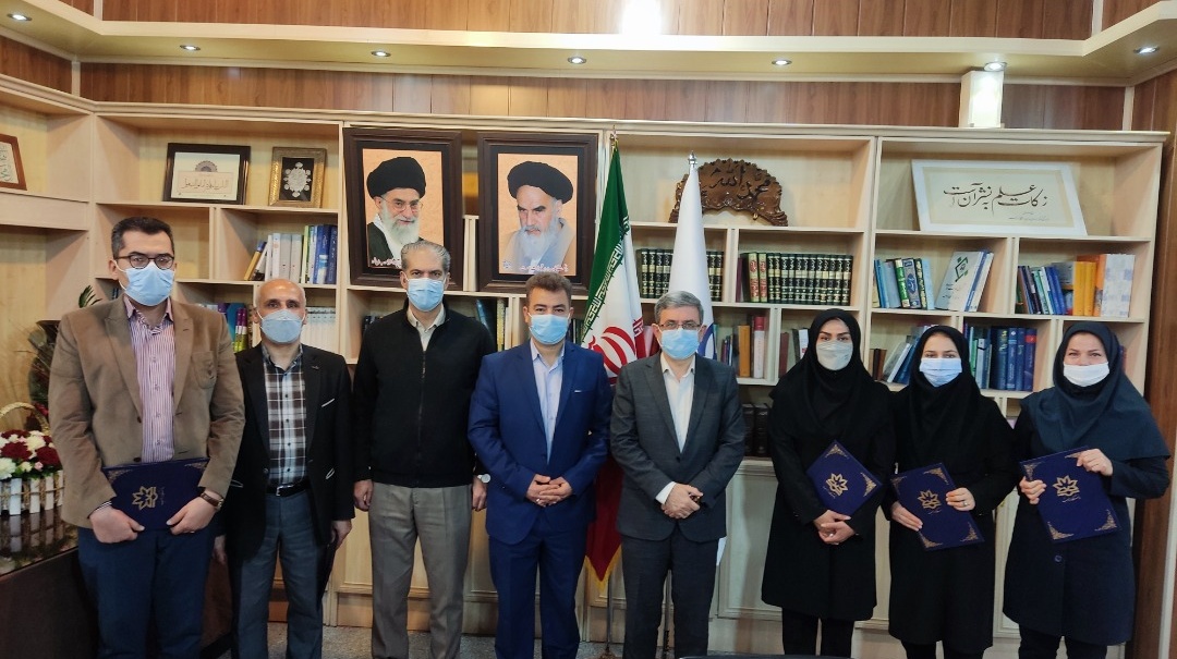 تجلیل از سرکار خانم سهیلا بهجت جمال به عنوان کارمند نمونه دانشگاه ارومیه