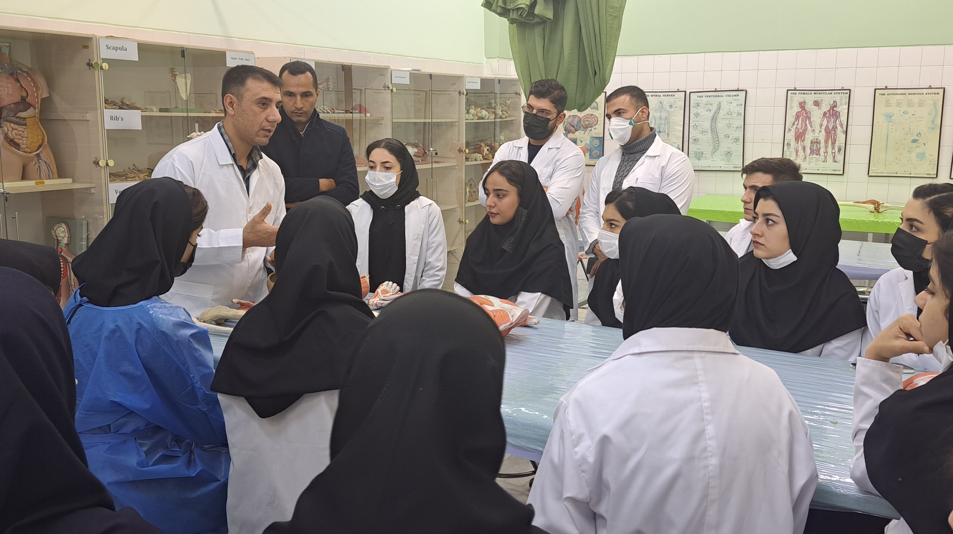 بازدید علمی دانشجویان مقطع کارشناسی ارشد تمرینات اصلاحی از گروه آناتومی